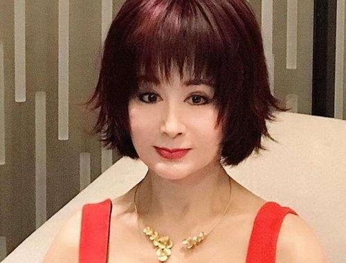 潘迎紫70岁照片,岁月痕迹难掩优雅气质